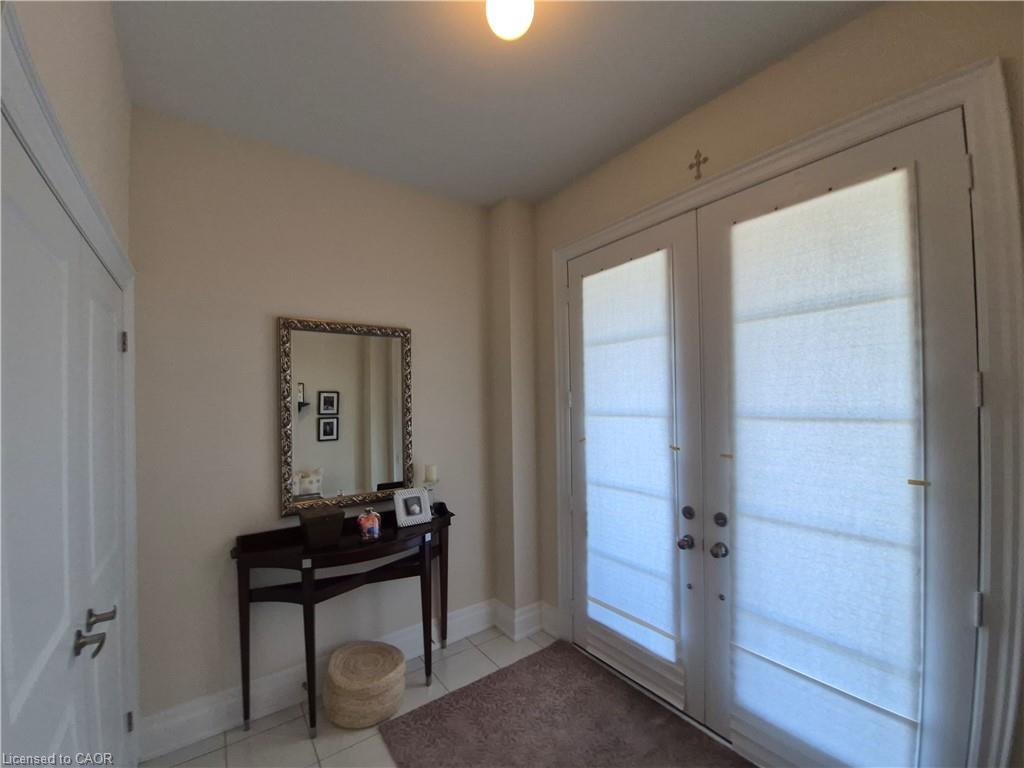 610 Sweetwater Crescent Property Photo 3