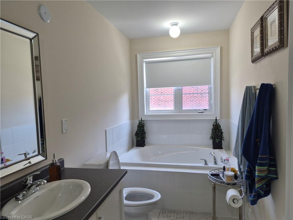 610 Sweetwater Crescent Property Photo 26