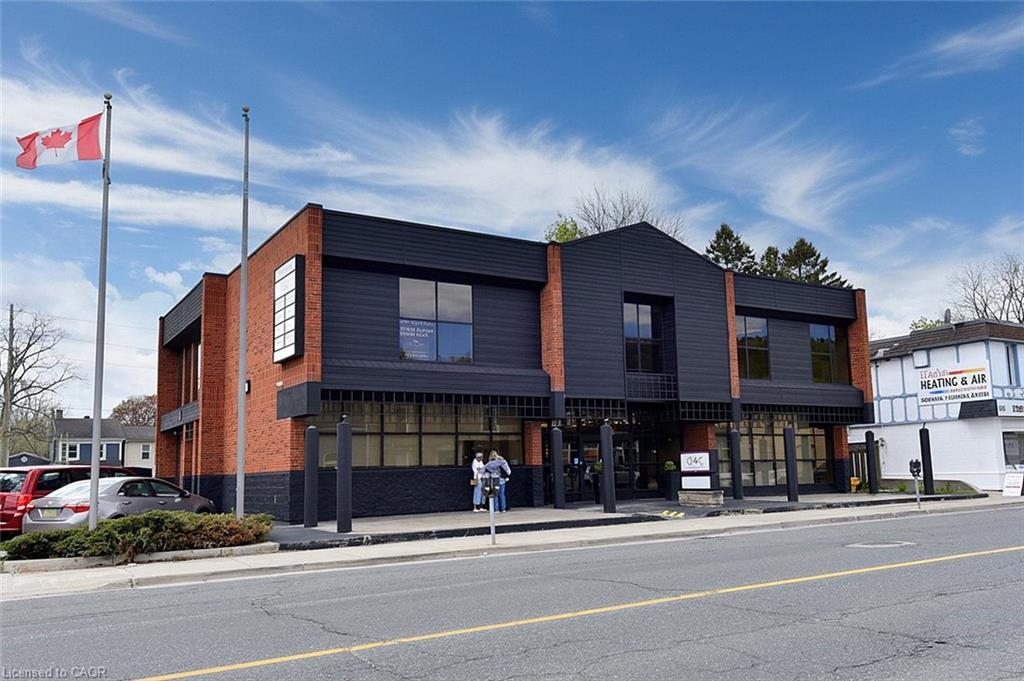 160 King Street W Property Photo 2