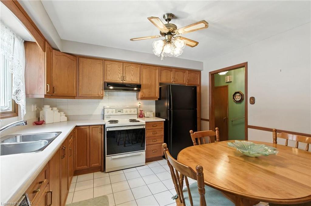 39 Megna Court Property Photo 6