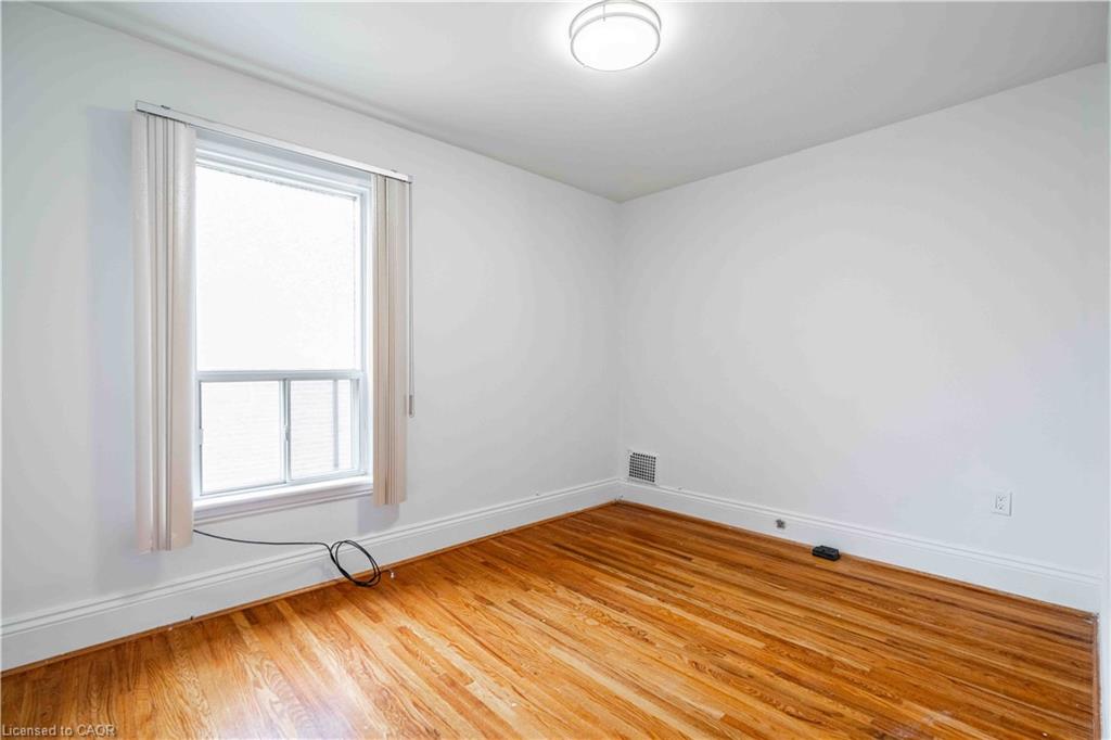 2-58 St. Matthews Avenue Property Photo 12
