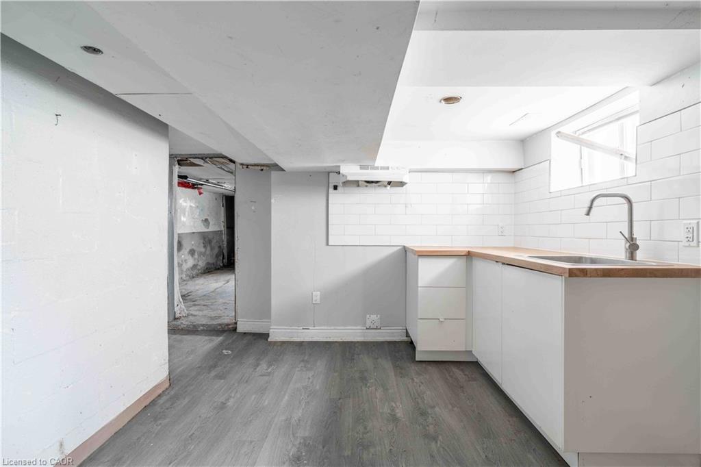 2-58 St. Matthews Avenue Property Photo 39