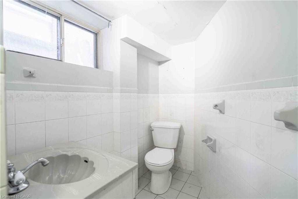 2-58 St. Matthews Avenue Property Photo 41