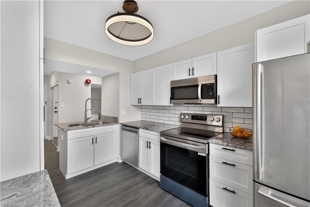 401-700 Dynes Road Property Photo 1