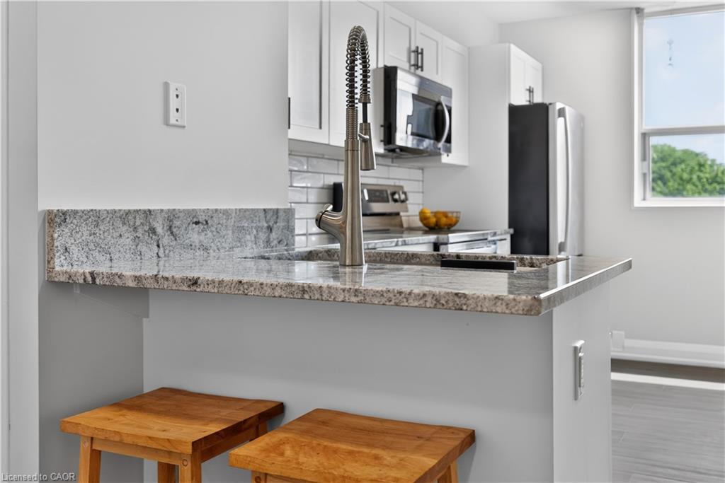 401-700 Dynes Road Property Photo 13