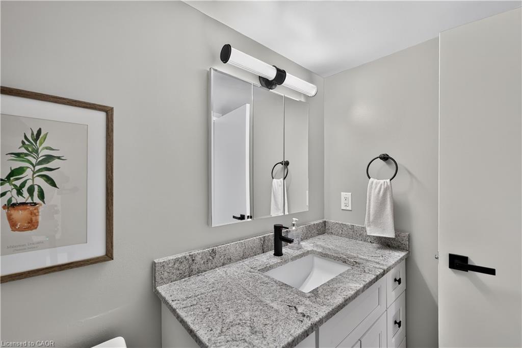 401-700 Dynes Road Property Photo 25