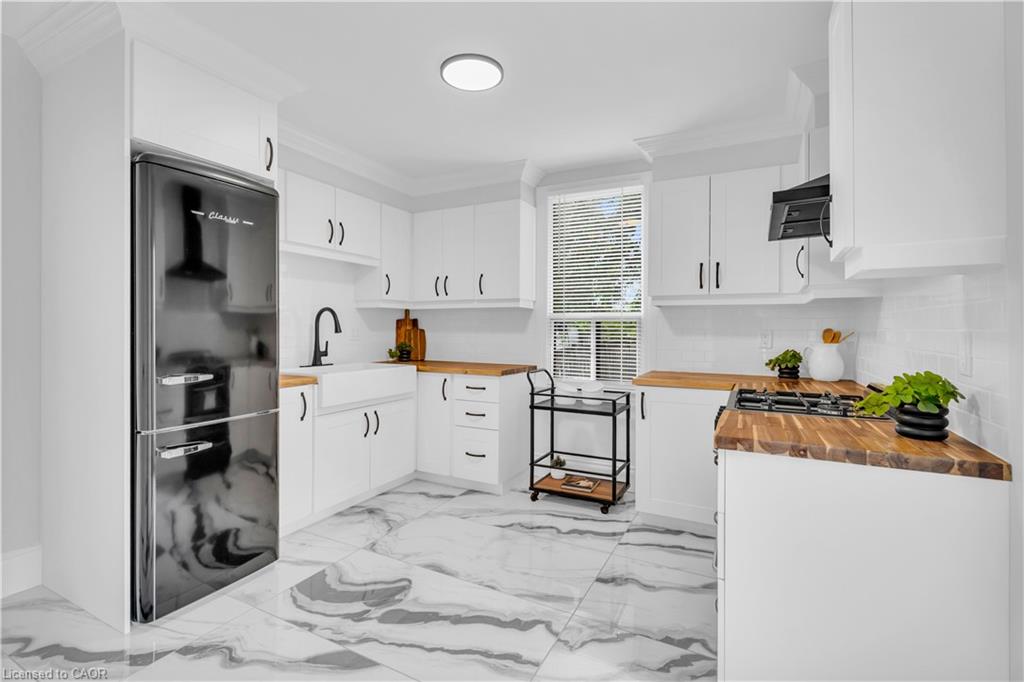 10 Gordon Street Property Photo 12