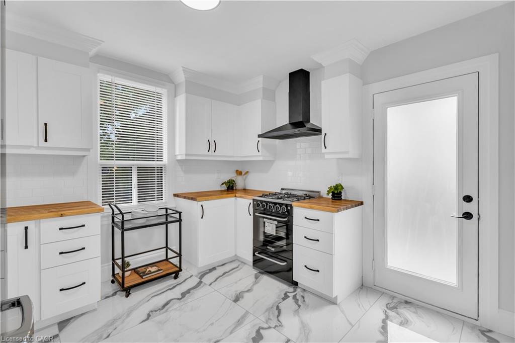 10 Gordon Street Property Photo 14