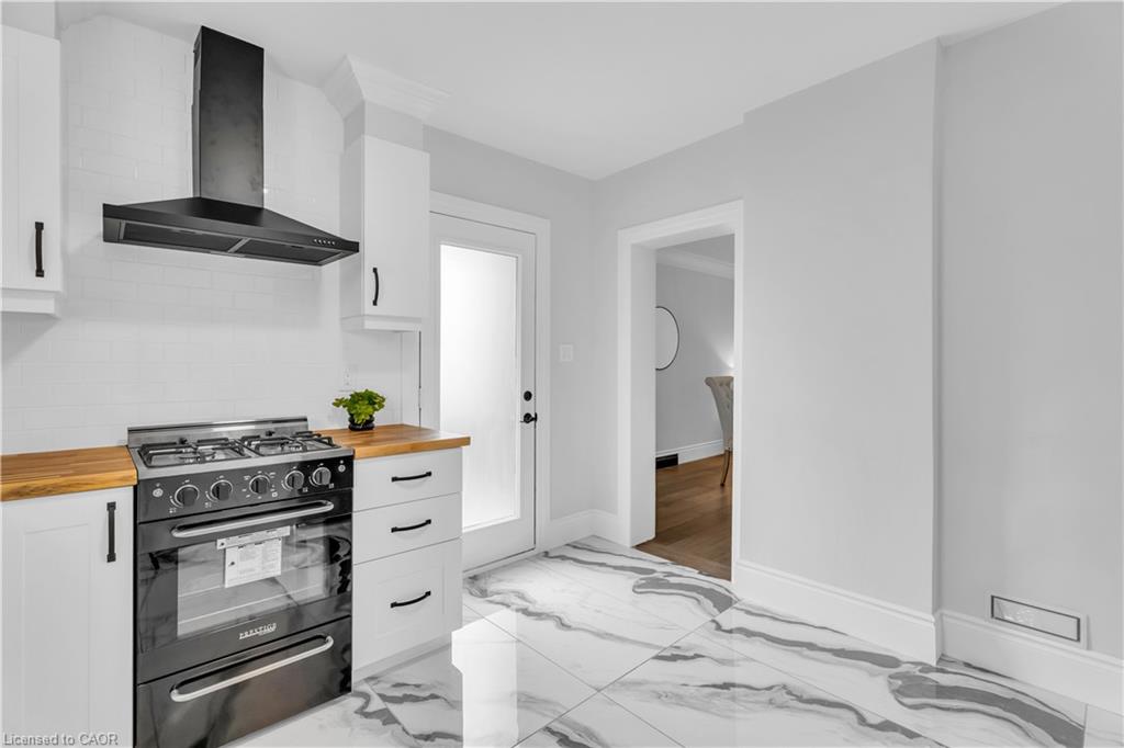 10 Gordon Street Property Photo 15