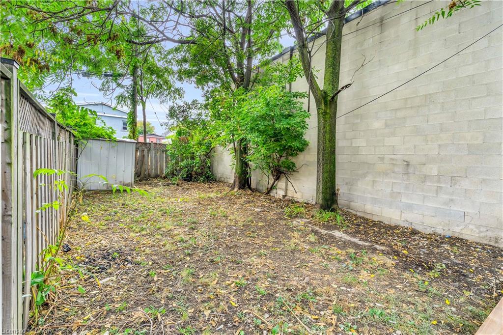 10 Gordon Street Property Photo 30