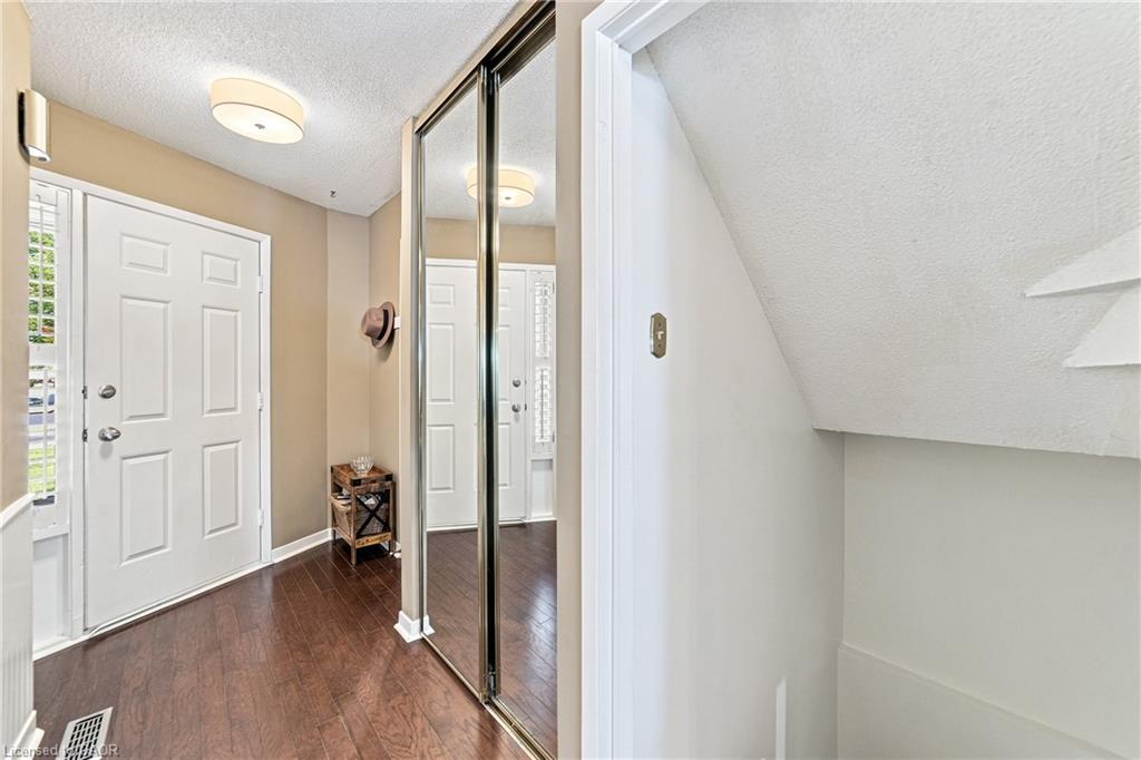 1221 Hedgestone Crescent Property Photo 6