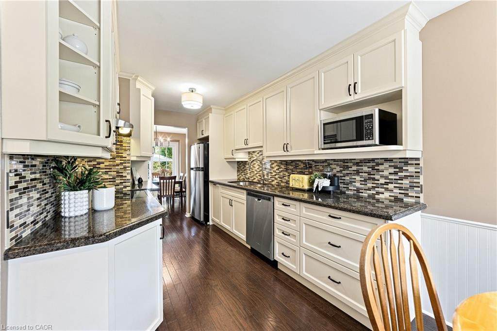 1221 Hedgestone Crescent Property Photo 10