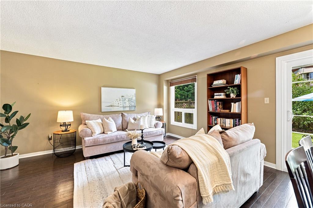 1221 Hedgestone Crescent Property Photo 14