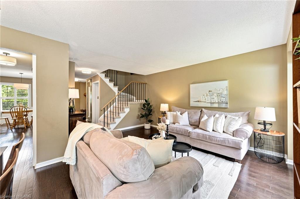 1221 Hedgestone Crescent Property Photo 15