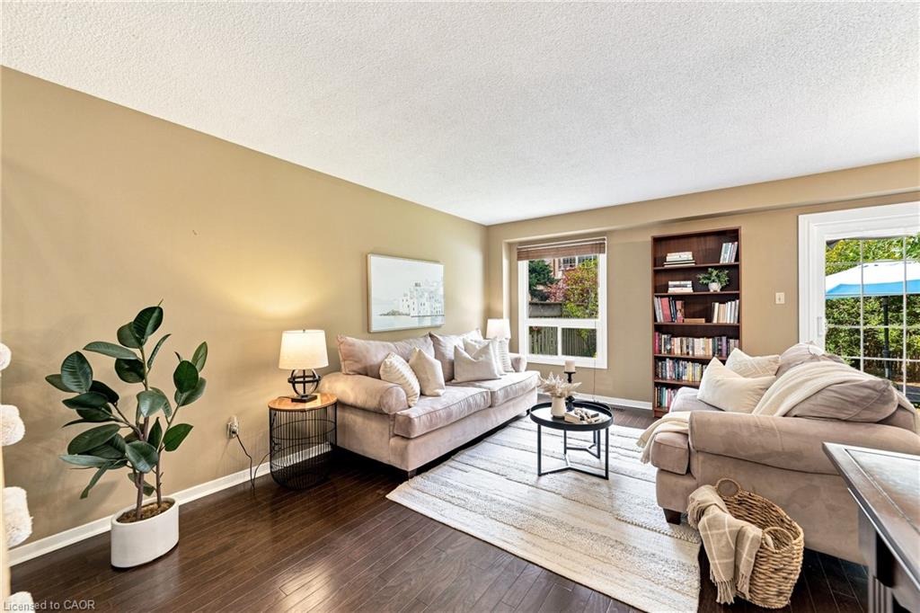 1221 Hedgestone Crescent Property Photo 16