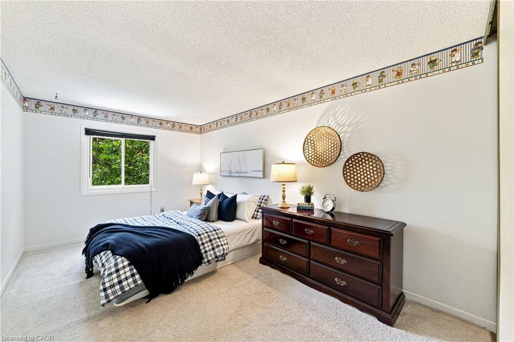 1221 Hedgestone Crescent Property Photo 21