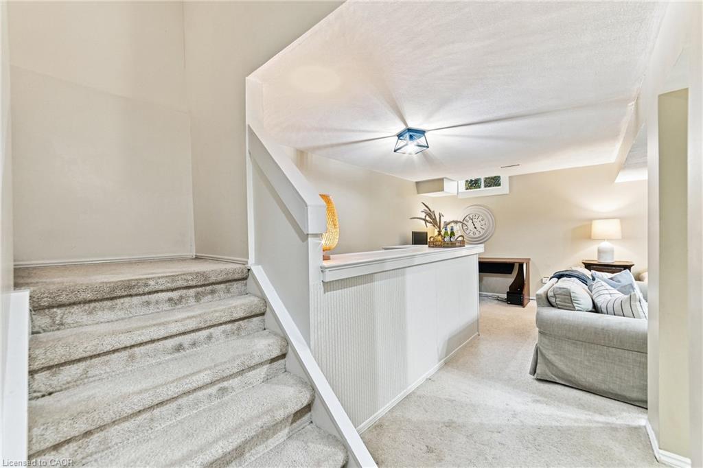 1221 Hedgestone Crescent Property Photo 26