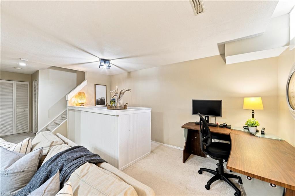 1221 Hedgestone Crescent Property Photo 27
