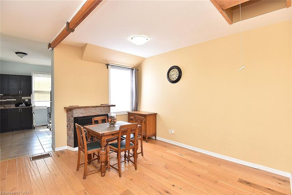 180 Province Street N Property Photo 9