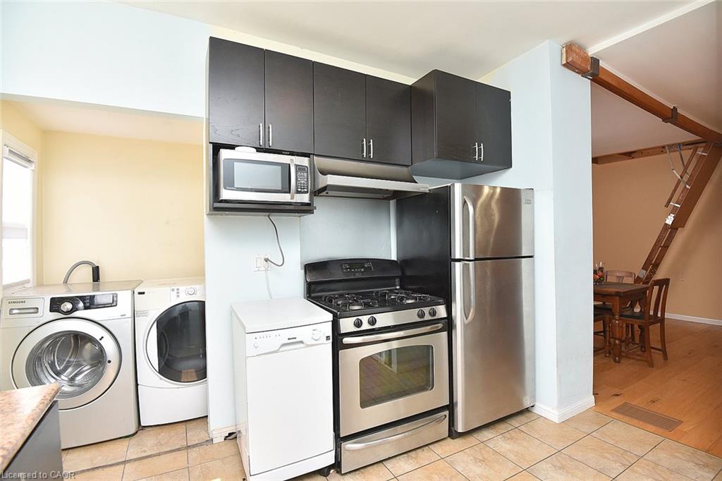 180 Province Street N Property Photo 17