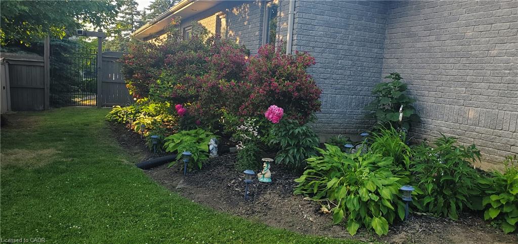 2 Irongate Drive Property Photo 9