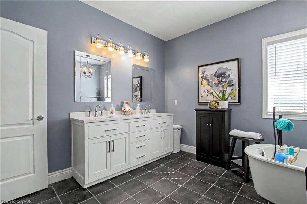 2 Irongate Drive Property Photo 24