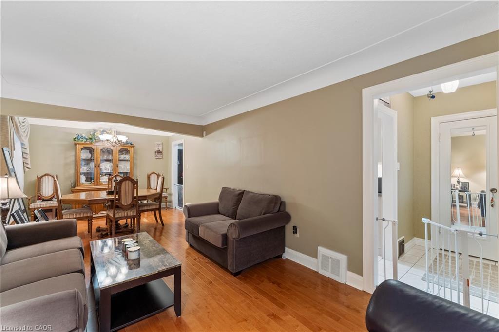 193 Huxley Avenue S Property Photo 7