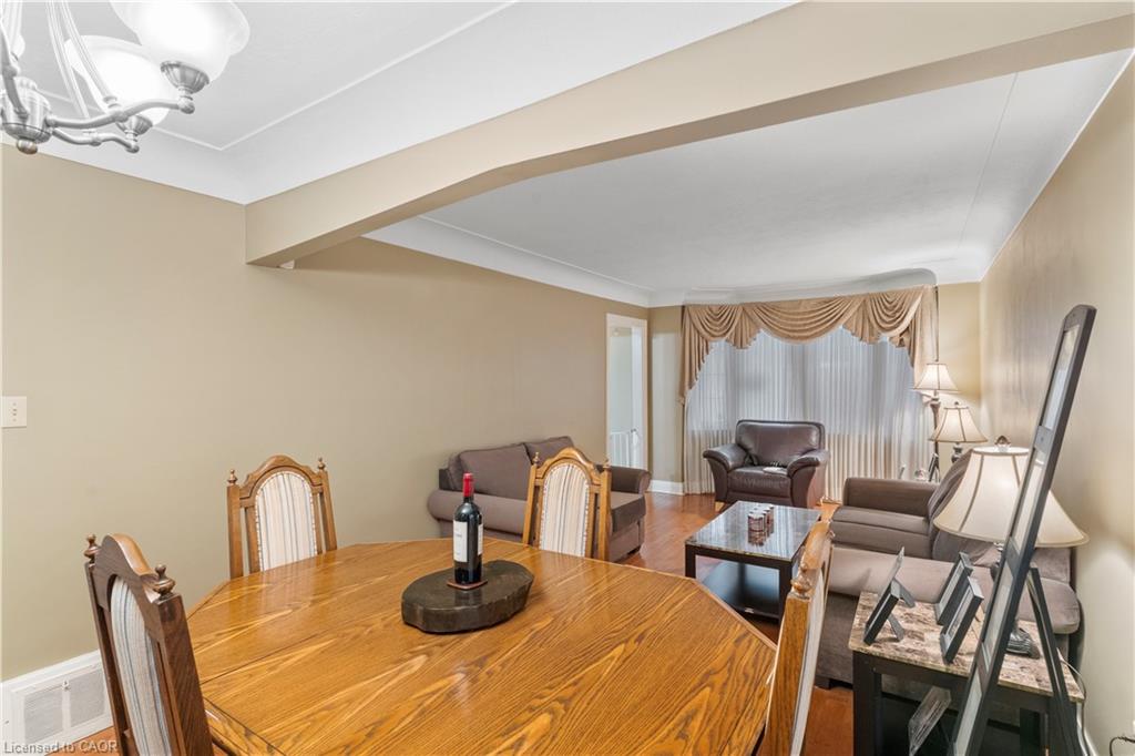 193 Huxley Avenue S Property Photo 10