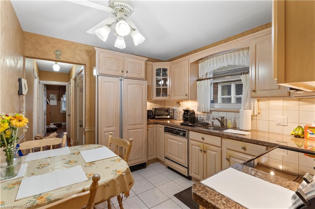 193 Huxley Avenue S Property Photo 11
