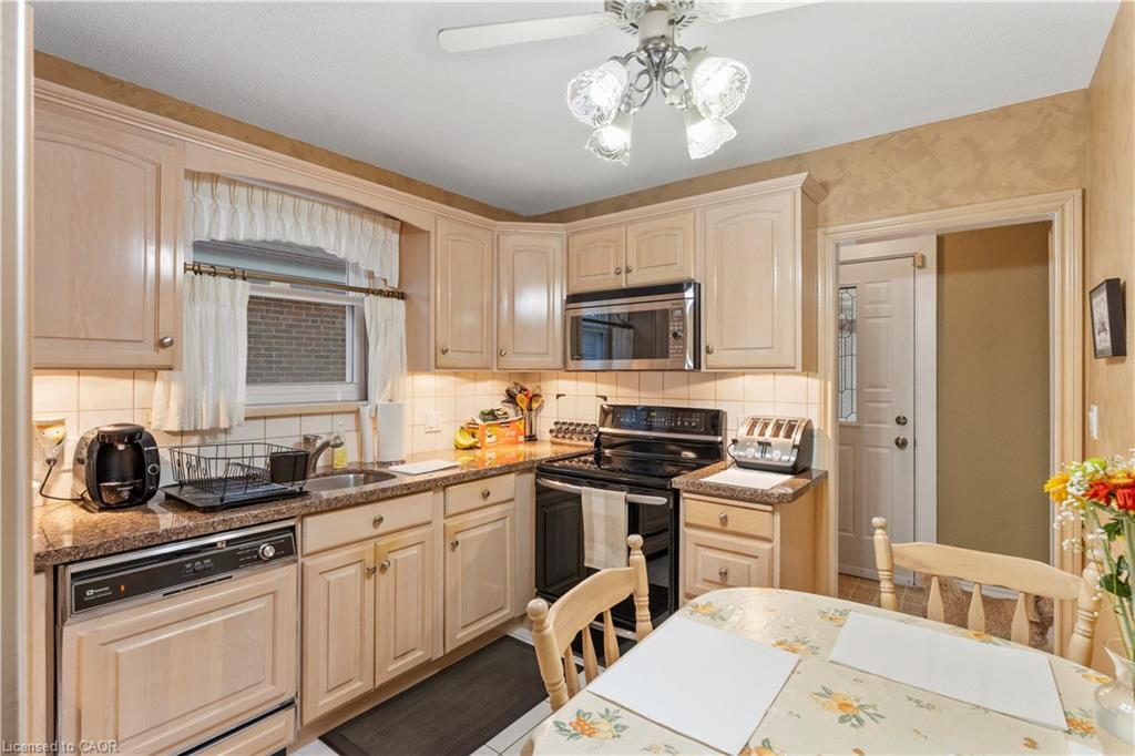193 Huxley Avenue S Property Photo 12