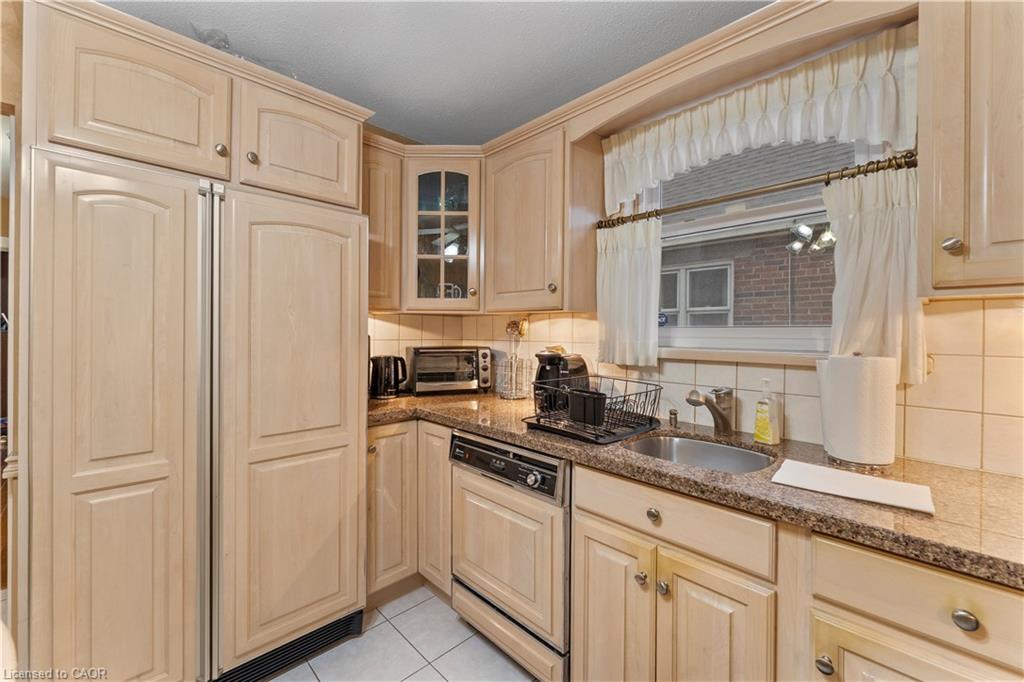 193 Huxley Avenue S Property Photo 13