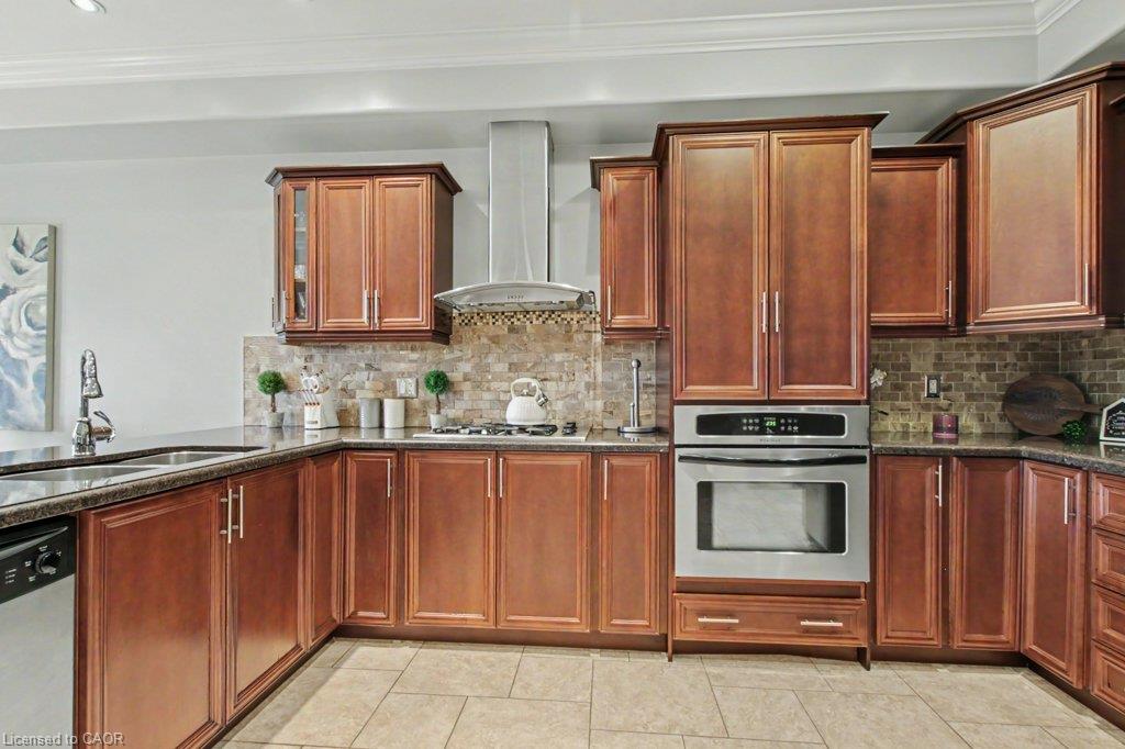 284 Normanhurst Avenue Property Photo 12