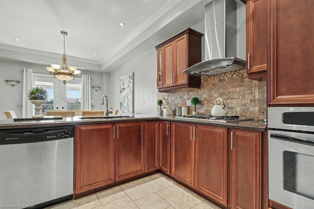 284 Normanhurst Avenue Property Photo 14