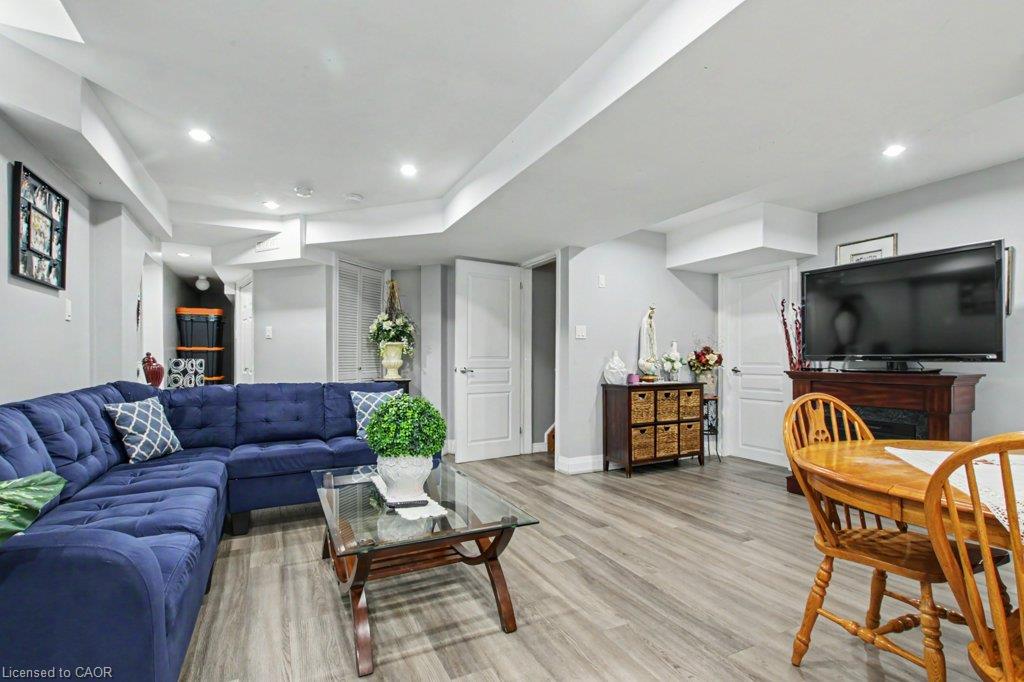 284 Normanhurst Avenue Property Photo 37
