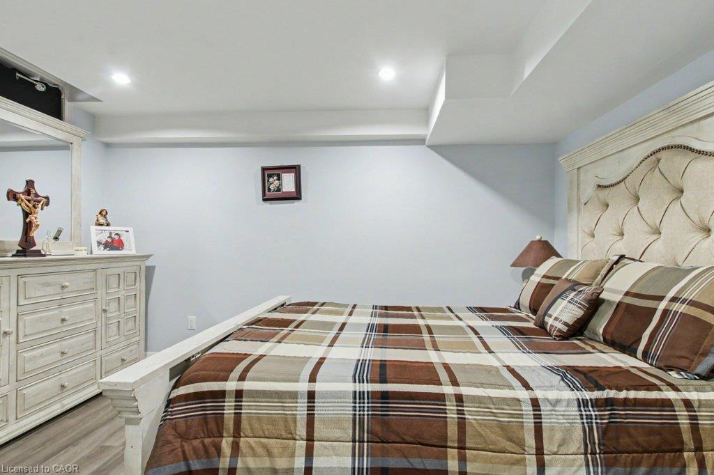284 Normanhurst Avenue Property Photo 43