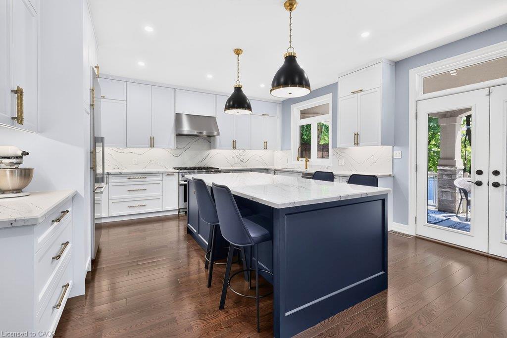 888 Park Avenue W Property Photo 11