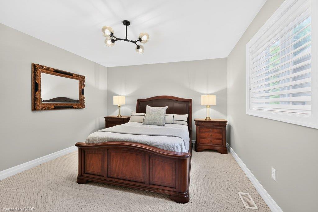 888 Park Avenue W Property Photo 28