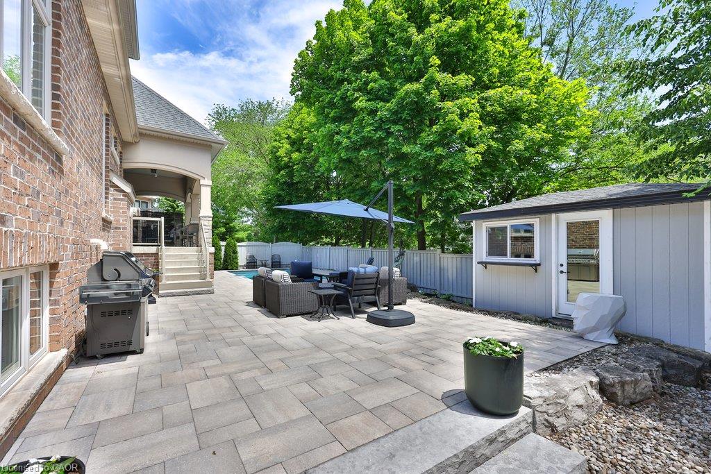 888 Park Avenue W Property Photo 38