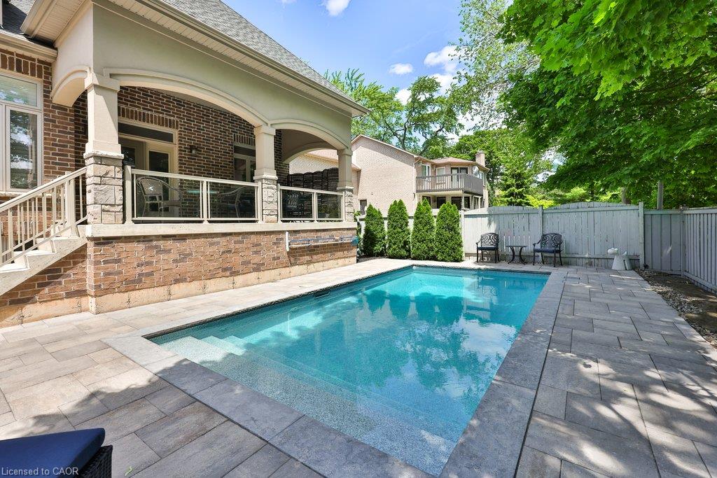 888 Park Avenue W Property Photo 39