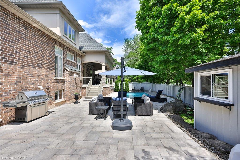 888 Park Avenue W Property Photo 43