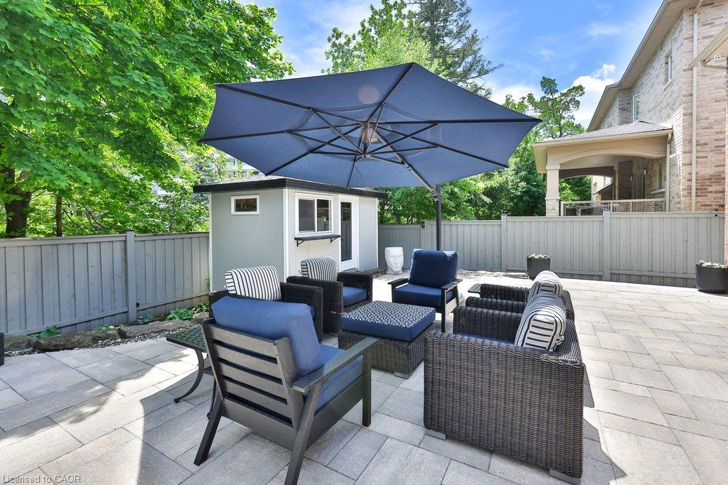 888 Park Avenue W Property Photo 44
