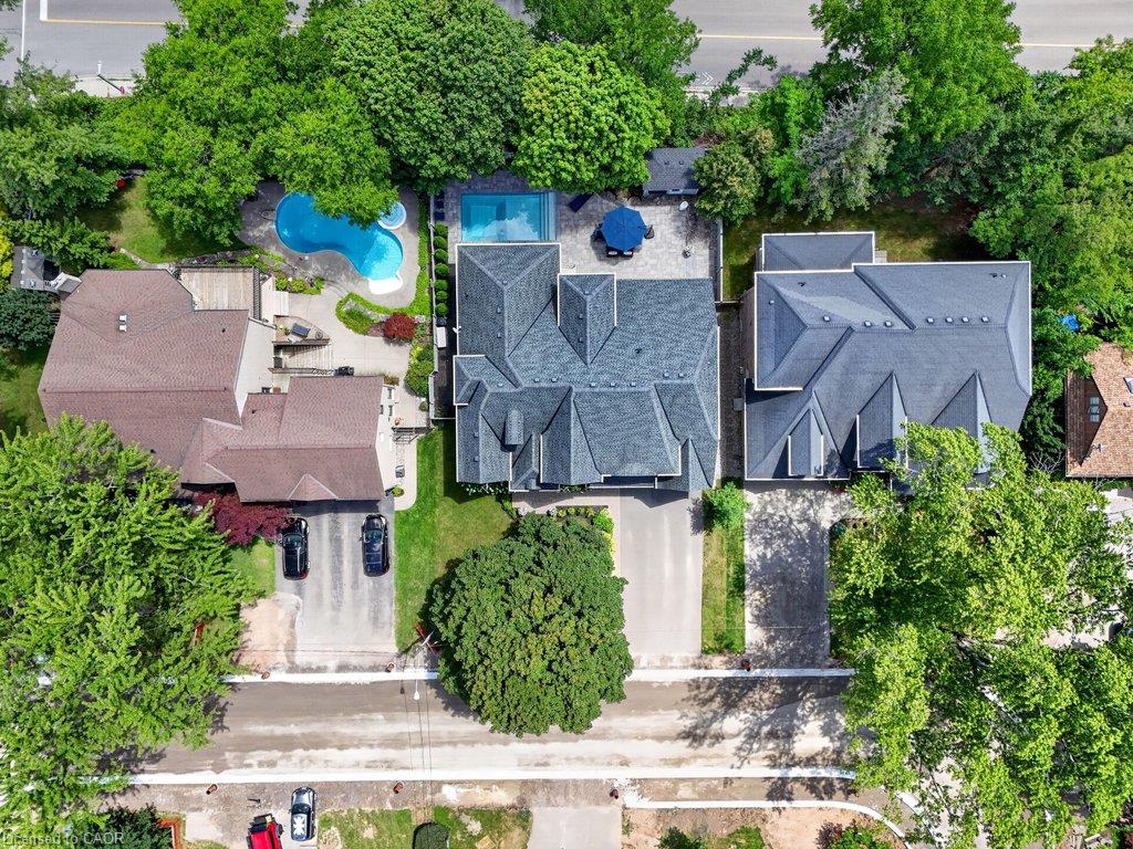 888 Park Avenue W Property Photo 47