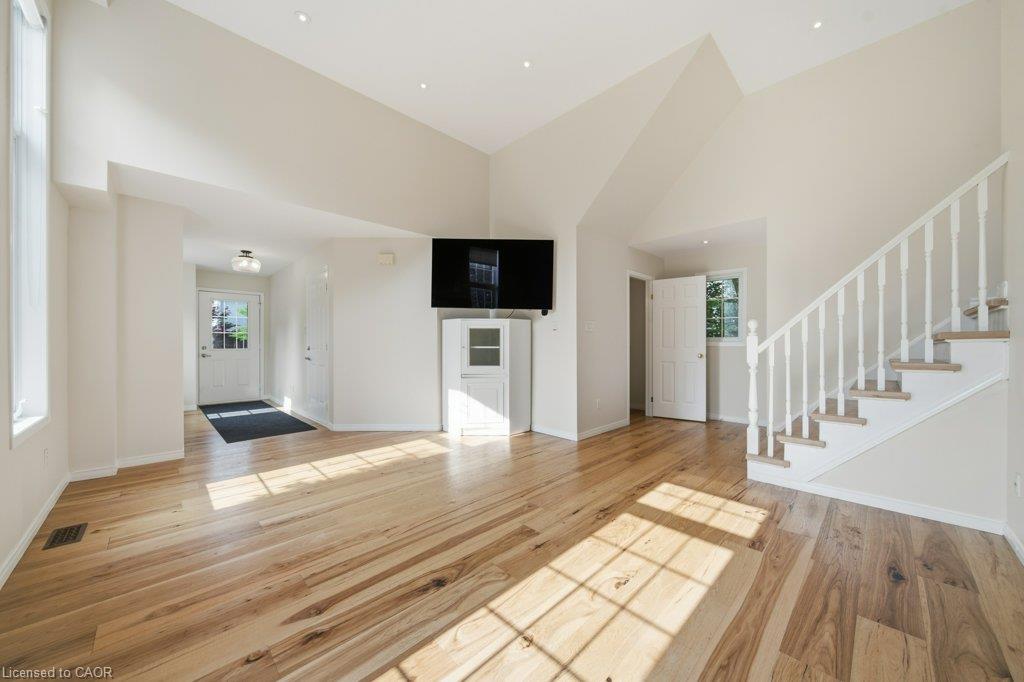 610 Violet Street Property Photo 9