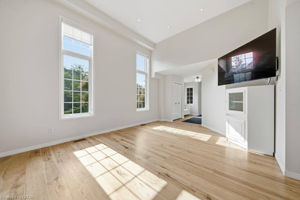 610 Violet Street Property Photo 10