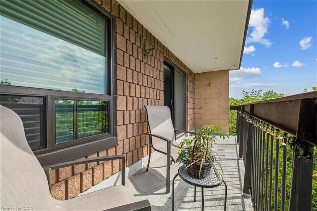 605-966 Queenston Road Property Photo 4