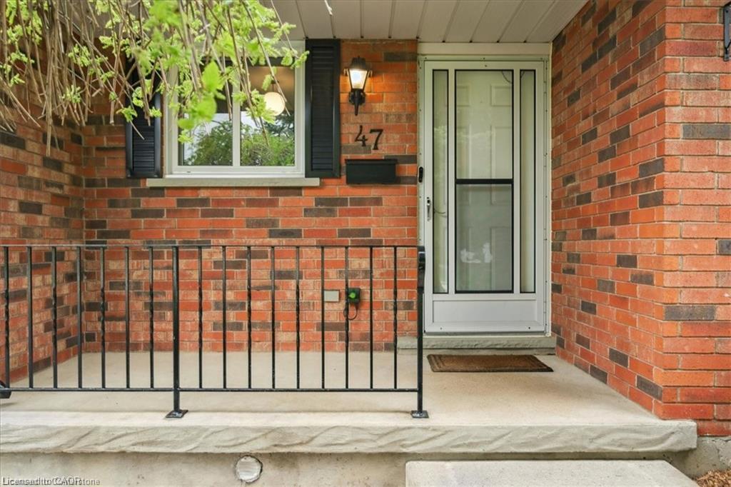 47 Claycroft Crescent Property Photo 3