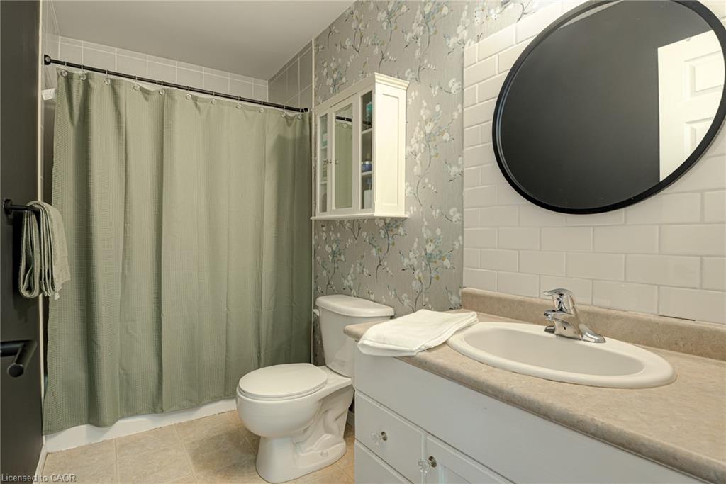 799 Commonwealth Crescent Property Photo 23