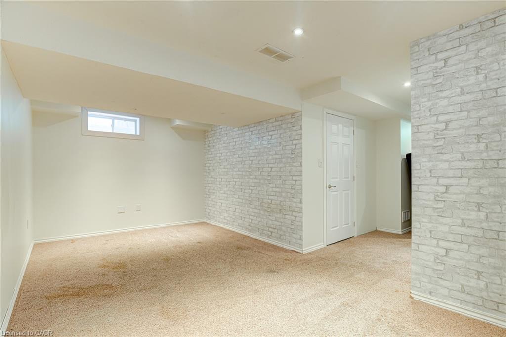 799 Commonwealth Crescent Property Photo 25