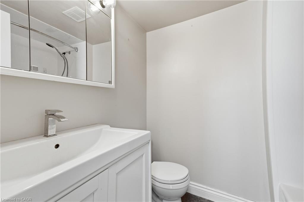 B3-7 Gale Crescent Property Photo 23