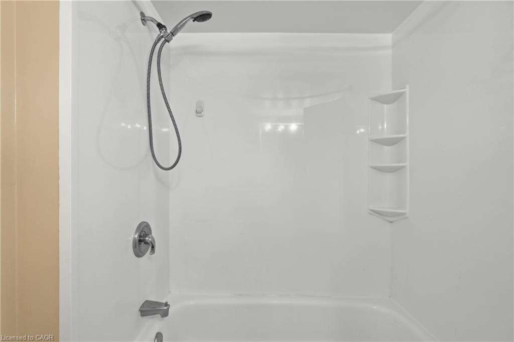 B3-7 Gale Crescent Property Photo 24